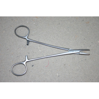 Nåleholder til leg med sutur på klinikken hos din SM shop