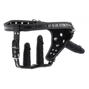Double Penetration Strap-on...