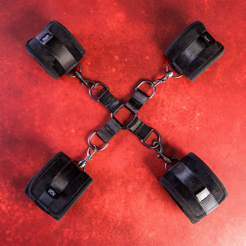 Hogtie Sæt – 4 Polstrede Manchetter – Sei Mio Hogtied fra Sadistenstoolbox