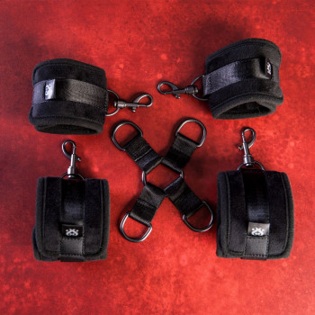 Hogtie Sæt – 4 Polstrede Manchetter – Sei Mio Hogtied fra Sadistenstoolbox