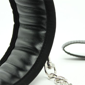 Halsbånd - Padded Collar with Leash Black fra Sadistenstoolbox